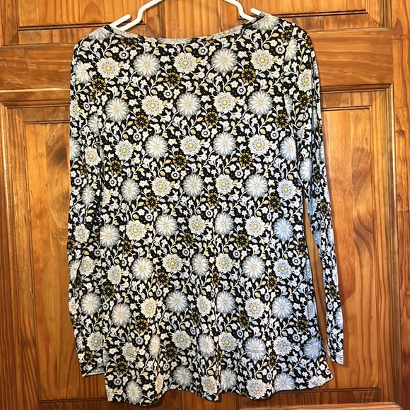 J. Jill Floral Pima V-Neck Long Sleeve Tee - Picture 4 of 6